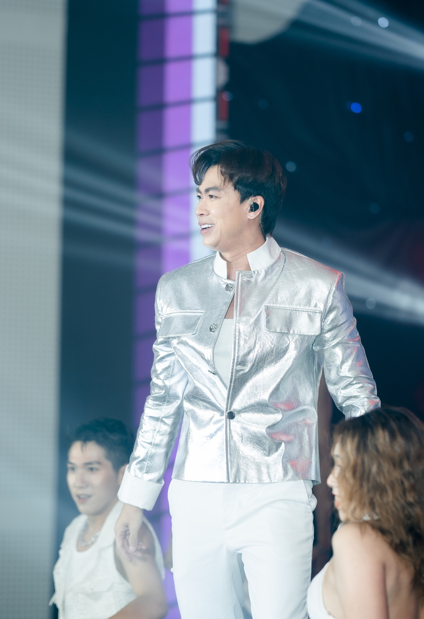 Hồ Việt Trung làm liveshow kỷ niệm 20 năm ca hát  - Ảnh 1.