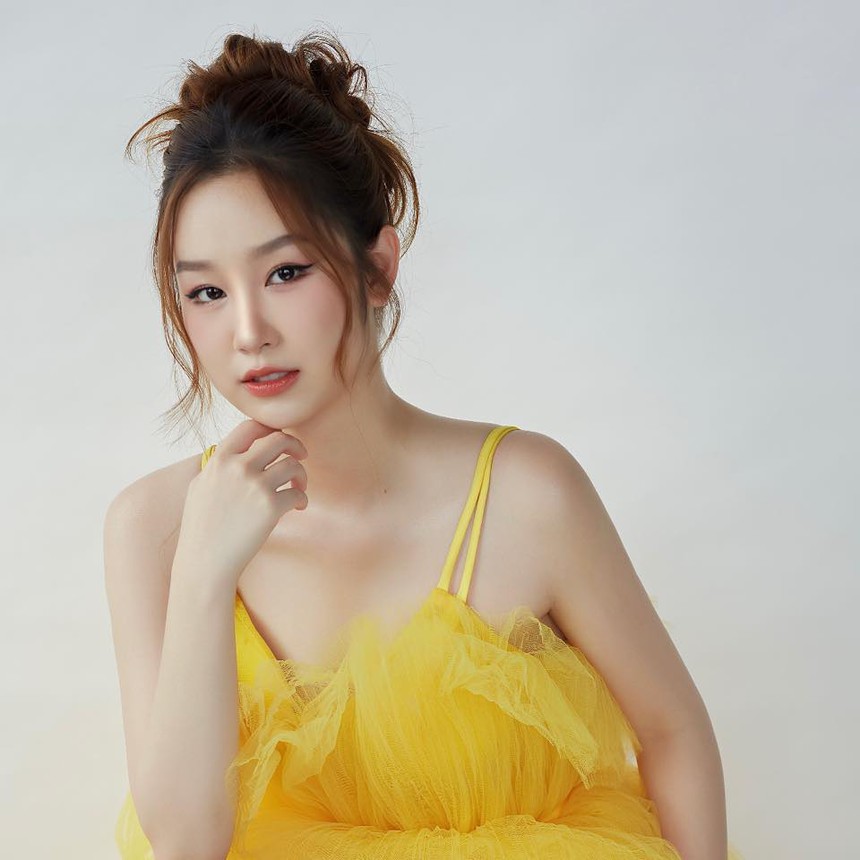 'Tiểu tam' bị ghét nhất phim 'Mình yêu nhau bình yên thôi' khiến khán giả chú ý vì nhan sắc xinh đẹp, đậm chất tiểu thư - Ảnh 5. 'Tiểu tam' bị ghét nhất phim 'Mình yêu nhau bình yên thôi' khiến khán giả chú ý vì nhan sắc xinh đẹp, đậm chất tiểu thư - Ảnh 5.