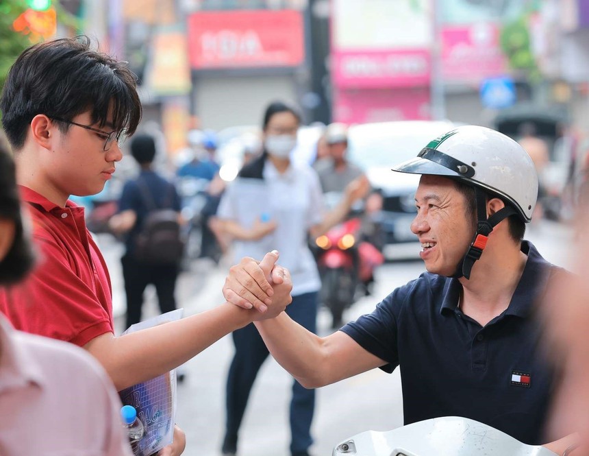 106 nghìn thí sinh Hà Nội bắt đầu thi vào lớp 10 THPT - Ảnh 1.