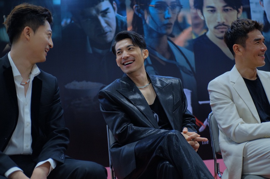 Liên Bỉnh Phát cùng ê-kíp Hóa Ngoại Chi Y quảng bá phim ở Việt Nam - Ảnh 2.