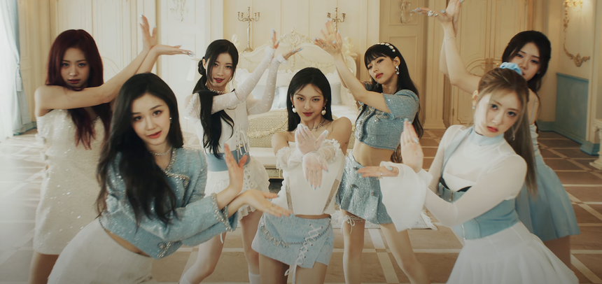 BABYMONSTER mặc trang phục của thương hiệu Việt Nam trong MV "Forever" - Ảnh 2.