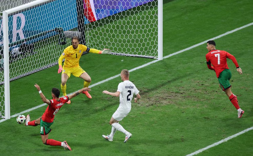 TRỰC TIẾP bóng đá Bồ Đào Nha vs Slovenia: Chiến thắng siêu kịch tính - Ảnh 19.