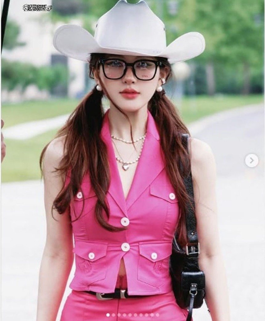 Triệu Lộ Tư đang tạo nên những xu hướng thời trang mới - Ảnh 3.