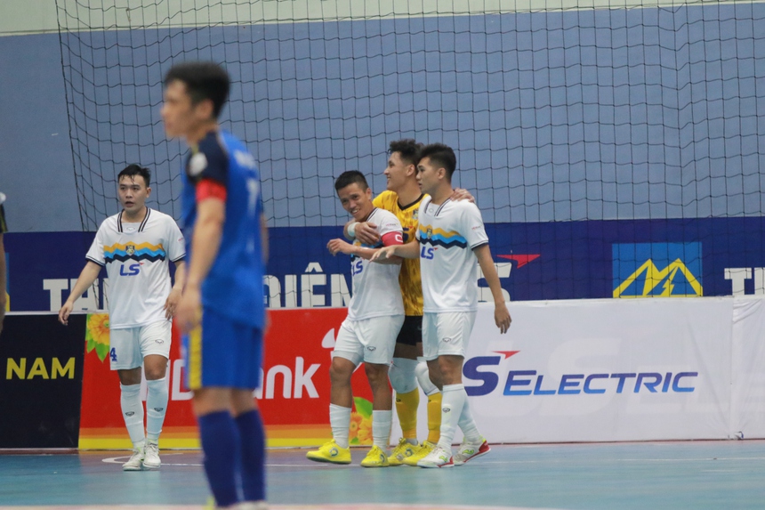Quả bóng vàng Việt Nam toả sáng ở trận "siêu kinh điển" futsal Việt - Ảnh 2.
