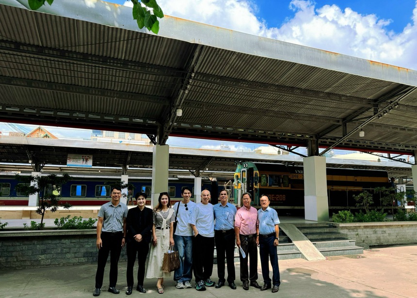 Bộ đôi VUNGOC&SON trình làng 100 thiết kế mới ở Ga Sài Gòn  - Ảnh 2.