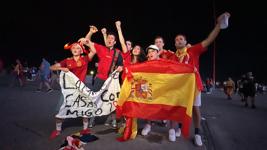 EURO trên từng cây số: Trong điệu vũ “chết chóc” của các matador - Ảnh 1. EURO trên từng cây số: Trong điệu vũ “chết chóc” của các matador - Ảnh 1.