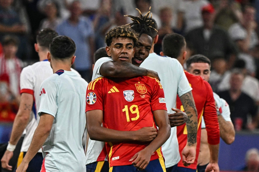 HLV Lê Quốc Vượng: “Sao mai vụt sáng trên bầu trời EURO” - Ảnh 1. HLV Lê Quốc Vượng: “Sao mai vụt sáng trên bầu trời EURO” - Ảnh 1.