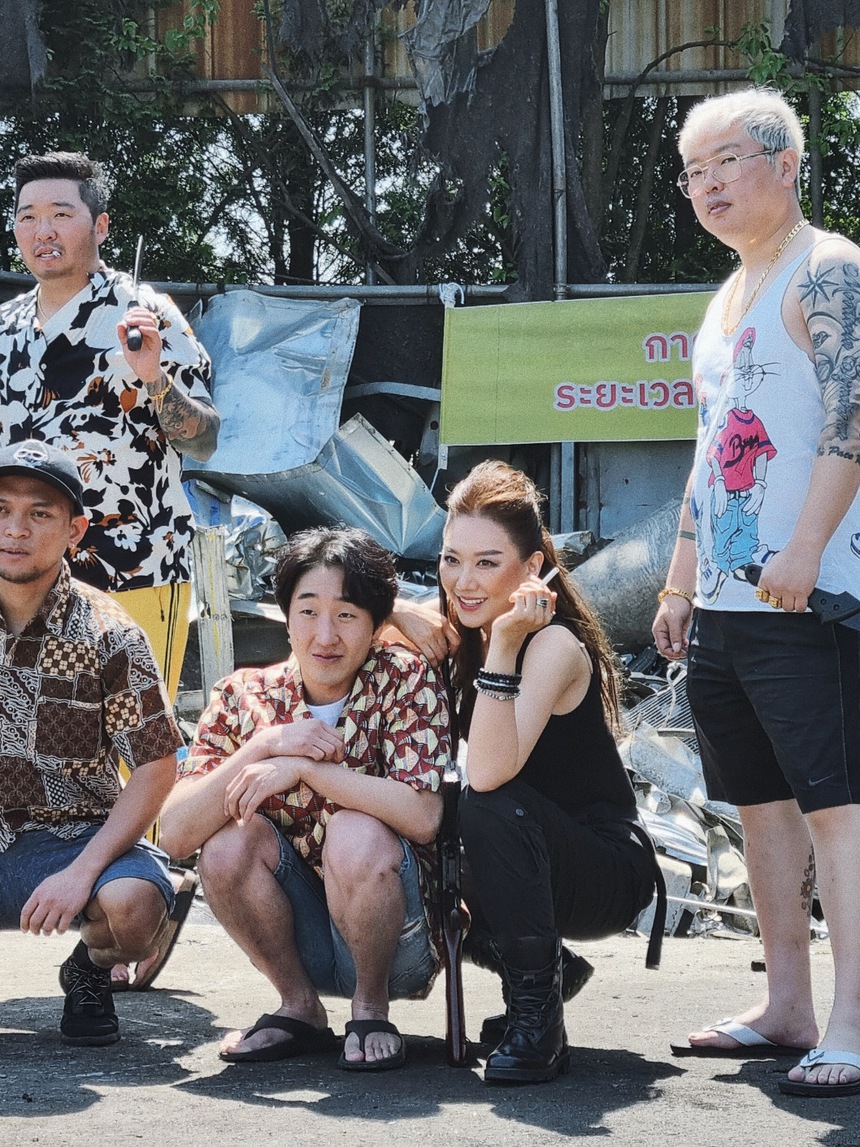 Hari Won mang tạo hình gai góc, lần đầu chạm ngõ điện ảnh Hàn - Ảnh 3. Hari Won mang tạo hình gai góc, lần đầu chạm ngõ điện ảnh Hàn - Ảnh 3.