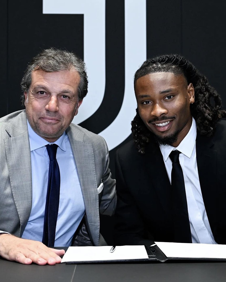 Tin chuyển nhượng 11/7: MU hoàn tất thỏa thuận kép, Dortmund dừng công bố tân binh vì phát hiện chấn thương - Ảnh 5.