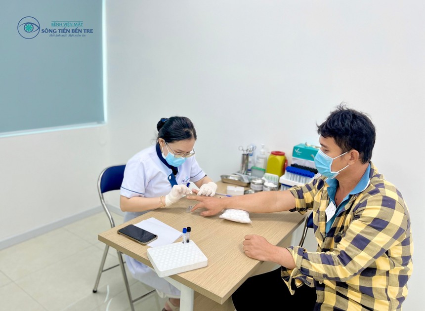 Hành trình 3 giờ sáng vượt 120 km bằng xe máy để chữa trị lác (lé) - Ảnh 2. Hành trình 3 giờ sáng vượt 120 km bằng xe máy để chữa trị lác (lé) - Ảnh 2.