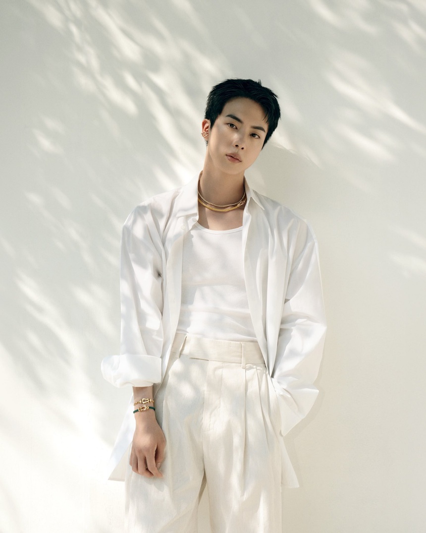 Jin BTS tiết lộ những khó khăn thực sự đằng sau màn trình diễn "FESTA" - Ảnh 5. Jin BTS tiết lộ những khó khăn thực sự đằng sau màn trình diễn "FESTA" - Ảnh 5.