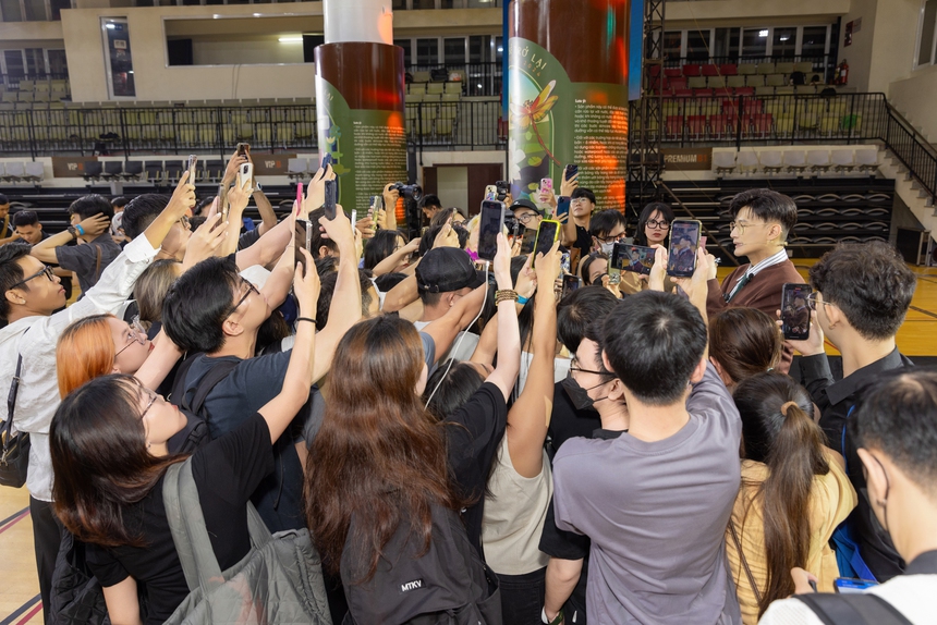 Dược sĩ Tiến cùng Nguyễn Trần Trung Quân - Denis Đặng tạo "siêu dự án" - Ảnh 7.