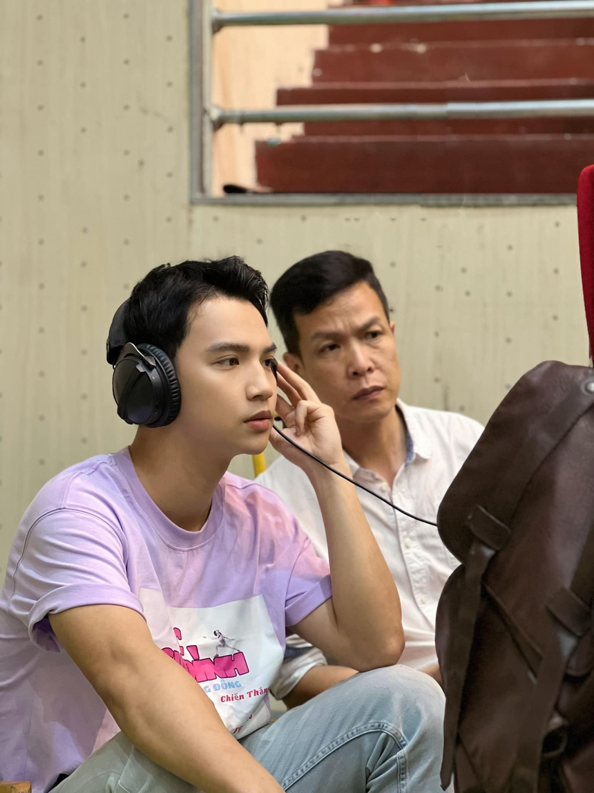 Dũng của 'Những nẻo đường gần xa': Trên phim theo đuổi nghiệp kỹ sư, ngoài đời là Tiktoker nổi tiếng - Ảnh 5. Dũng của 'Những nẻo đường gần xa': Trên phim theo đuổi nghiệp kỹ sư, ngoài đời là Tiktoker nổi tiếng - Ảnh 5.