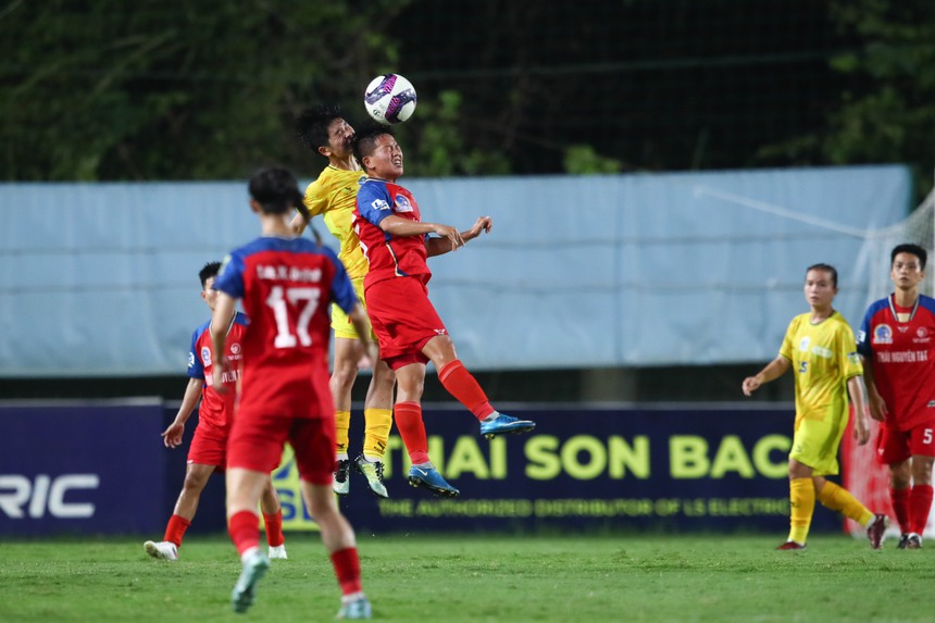 "Người cũ" khiến CLB TP.HCM 1 đánh rơi chiến thắng  - Ảnh 1.