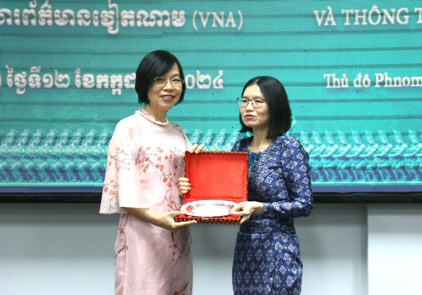 Thông tấn xã Việt Nam và Thông tấn xã Campuchia tăng cường hợp tác nghiệp vụ - Ảnh 7.