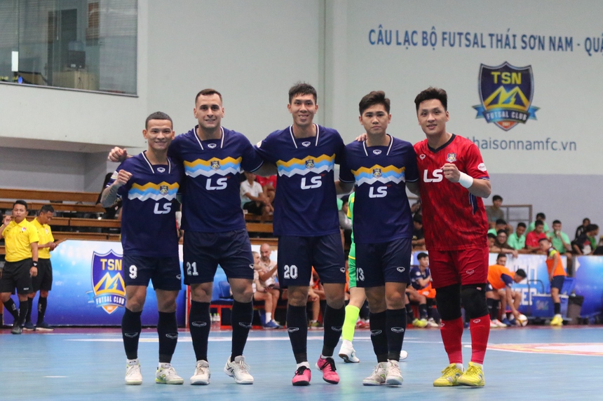 Ngoại binh giúp Thái Sơn Nam TP.HCM thắng không tưởng - Ảnh 2. Ngoại binh giúp Thái Sơn Nam TP.HCM thắng không tưởng - Ảnh 2.