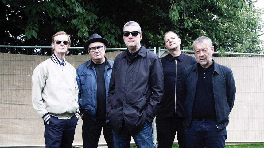 Nghệ sĩ với EURO - Ca khúc "All Together Now" của The Farm: Cảm hứng từ trận bóng đá vì hòa bình - Ảnh 4.