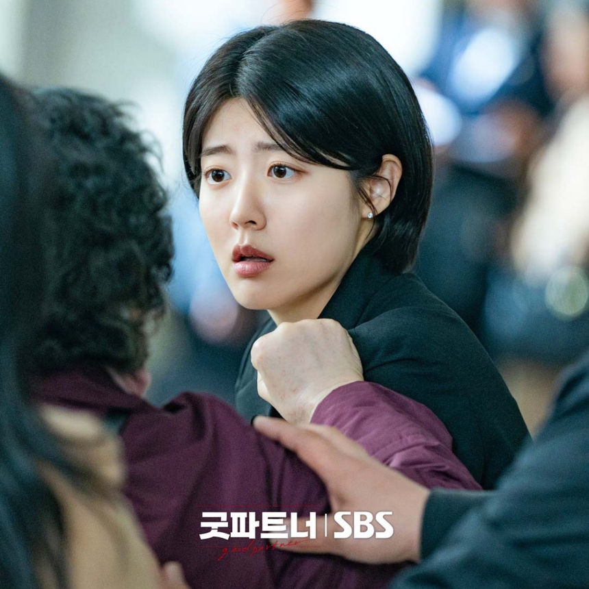 Phim Hàn mới của Jang Nara có khởi đầu ấn tượng - Ảnh 4. Phim Hàn mới của Jang Nara có khởi đầu ấn tượng - Ảnh 4.