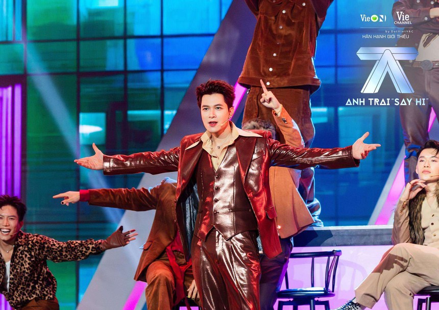 Thời của Anh Tú Atus: lên show lộ rõ sức hút, một cú “chuyển mình” cực mạnh - Ảnh 2.