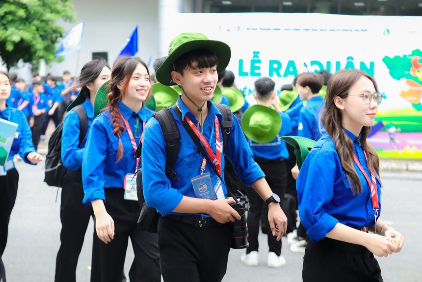 Gần 1.000 chiến sĩ áo xanh ra quân tình nguyện Mùa hè xanh - Ảnh 10.