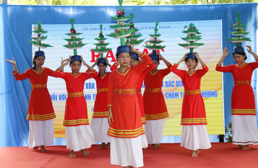 Kết nối bộ sưu tập di sản văn hóa Hoàng tộc Chăm vào hành trình du lịch - Ảnh 4.