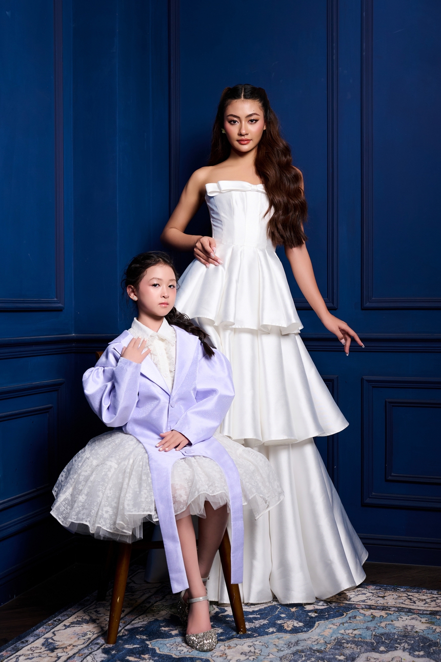 Mẫu nhí Linh Nhi tự tin so kè thần thái bên Hoa hậu Xuân Hạnh - Ảnh 5. Mẫu nhí Linh Nhi tự tin so kè thần thái bên Hoa hậu Xuân Hạnh - Ảnh 5.