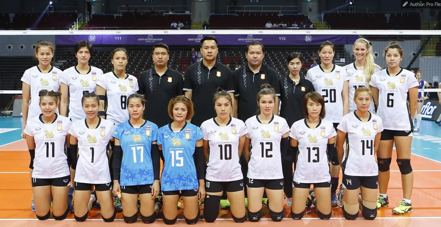 Ngọc Hoa (số 20) từng cùng CLB Bangkok Glass VĐQG Thái Lan và tham dự giải vô địch thế giới các CLB năm 2016 Ngọc Hoa (số 20) từng cùng CLB Bangkok Glass VĐQG Thái Lan và tham dự giải vô địch thế giới các CLB năm 2016