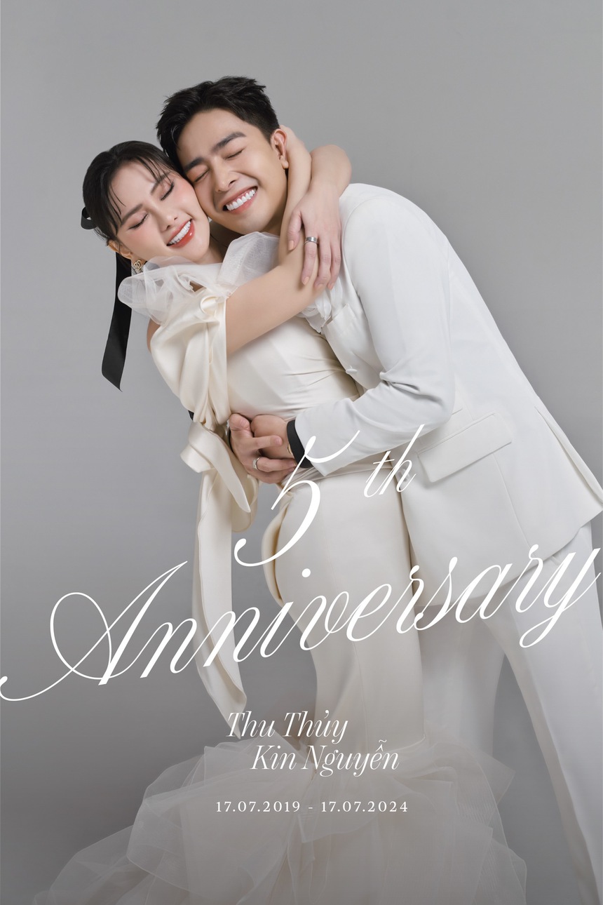 Vợ chồng Thu Thủy “tình bể bình” trong bộ ảnh kỷ niệm 5 năm ngày cưới - Ảnh 1. Vợ chồng Thu Thủy “tình bể bình” trong bộ ảnh kỷ niệm 5 năm ngày cưới - Ảnh 1.