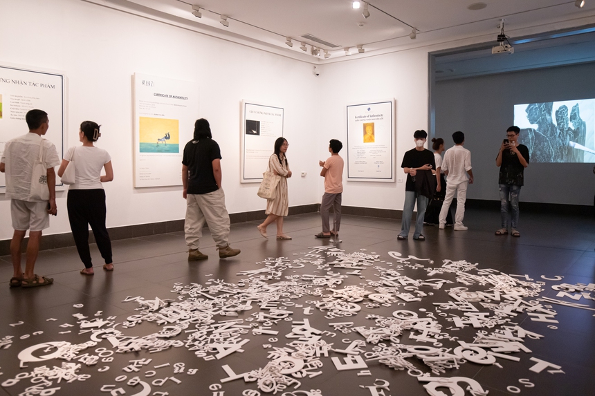 “Tạm biệt nghệ thuật”: Triển lãm độc đáo của họa sĩ Quách Bắc - Ảnh 2. “Tạm biệt nghệ thuật”: Triển lãm độc đáo của họa sĩ Quách Bắc - Ảnh 2.