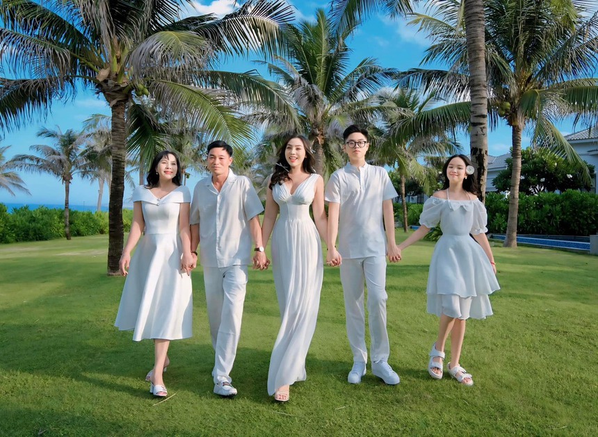 Gu thời trang gợi cảm của Á hậu Hương Kathy, ấn tượng với trang phục tự thiết kế - Ảnh 9.