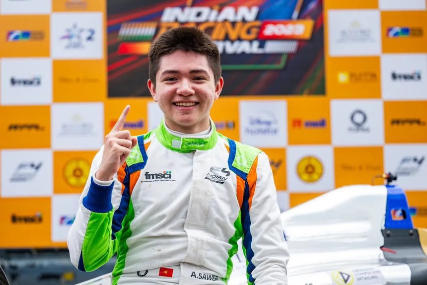 Thần đồng đua xe gốc Việt về nhất hai chặng tại giải đua xe Công thức 4 tại Trung Quốc - Ảnh 1. Thần đồng đua xe gốc Việt về nhất hai chặng tại giải đua xe Công thức 4 tại Trung Quốc - Ảnh 1.