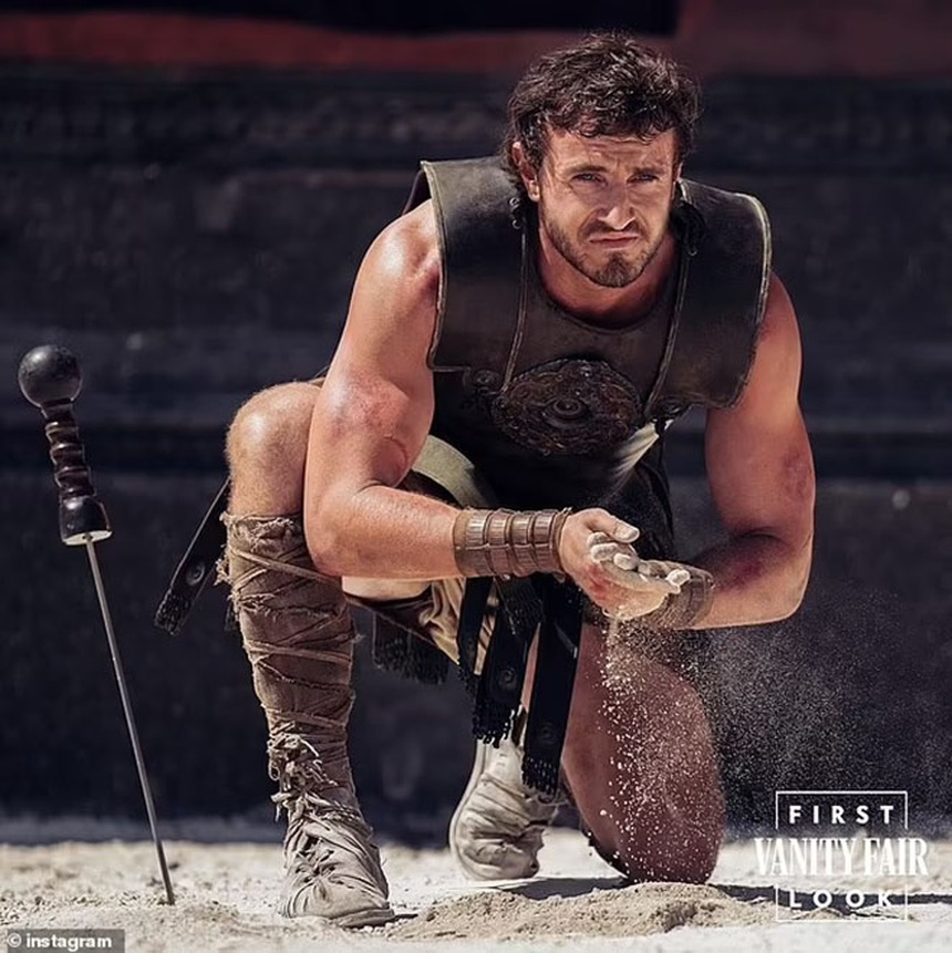 Những hình ảnh đầu tiên của "Võ sĩ giác đấu 2", nhân vật chính cởi trần khoe cơ bắp cuồn cuộn - Ảnh 2.