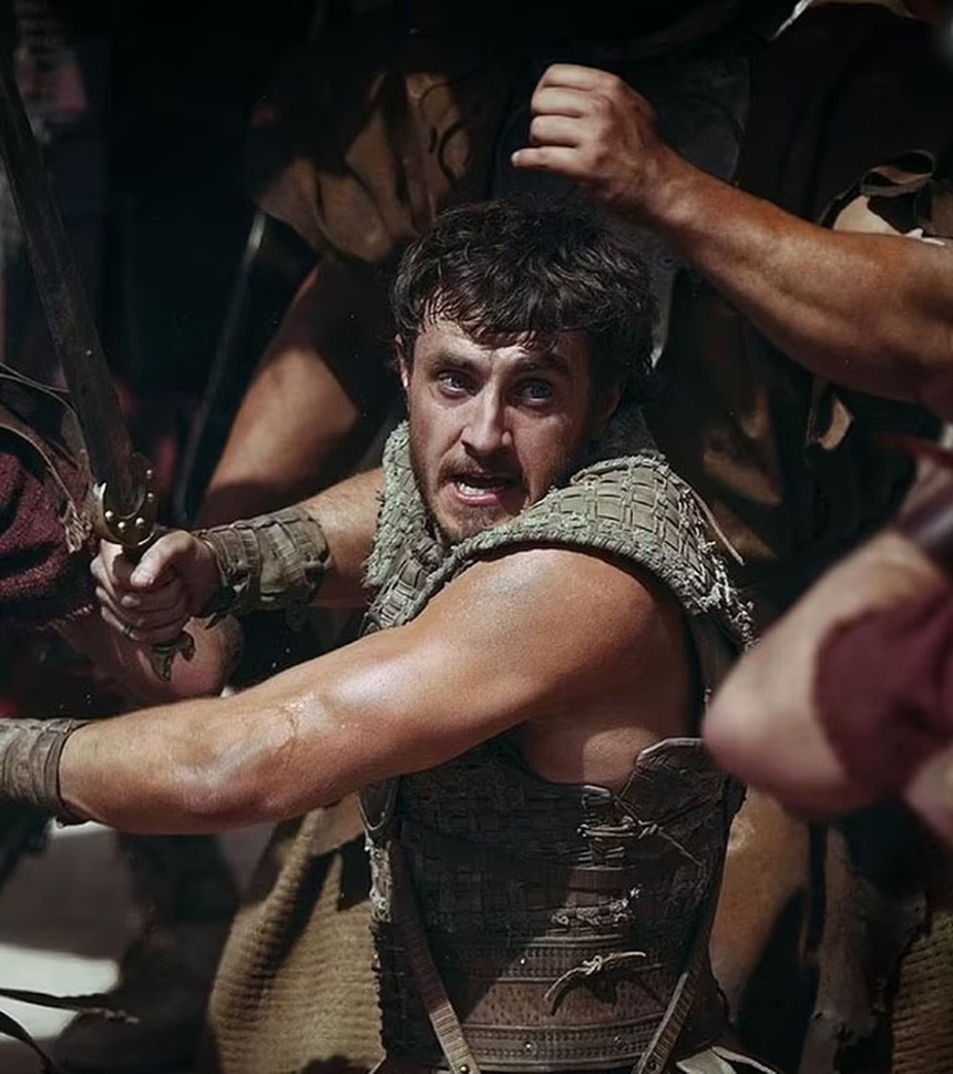 Những hình ảnh đầu tiên của "Võ sĩ giác đấu 2", nhân vật chính cởi trần khoe cơ bắp cuồn cuộn - Ảnh 8.