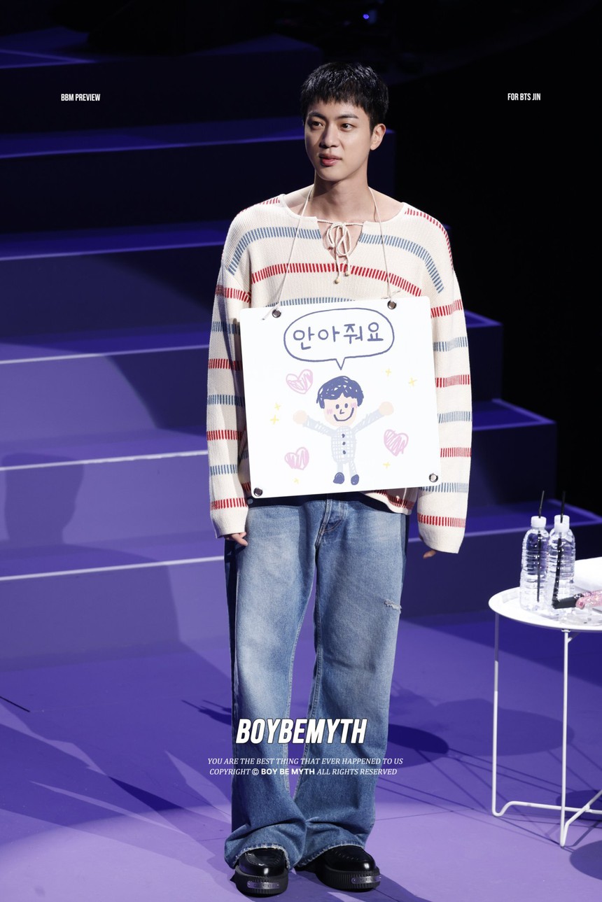 Jin BTS "hot" trở lại sau khi xuất ngũ, chuẩn bị rước đuốc cho Thế vận hội Mùa hè Paris 2024 - Ảnh 2.