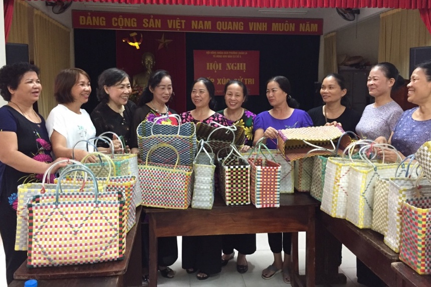 Để người Hà Nội thanh lịch, văn minh (kỳ 2): “Điểm son” từ những người phụ nữ của Thủ đô - Ảnh 2.