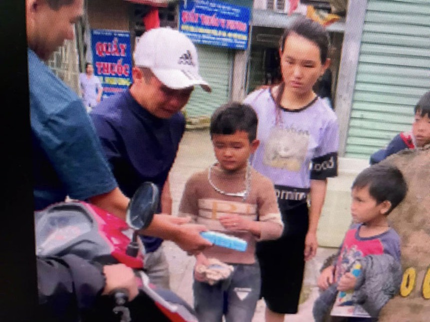 Tìm thấy 2 cháu bé bị lạc hơn 3 ngày ở Sa Pa - Ảnh 1.
