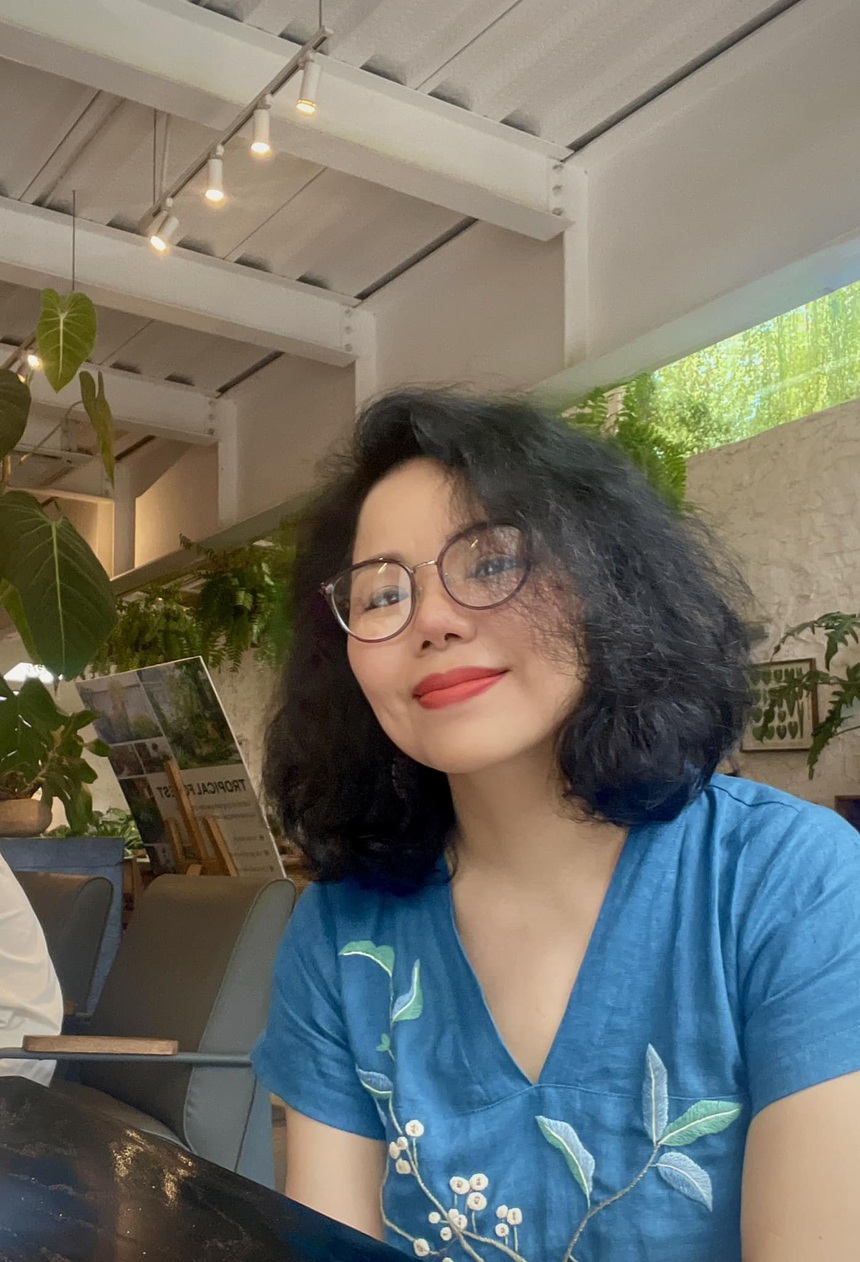 "Đêm hoa vàng" của Bình Nguyên Trang: "Cất giữ giùm em muối mặn cuộc đời" - Ảnh 2.