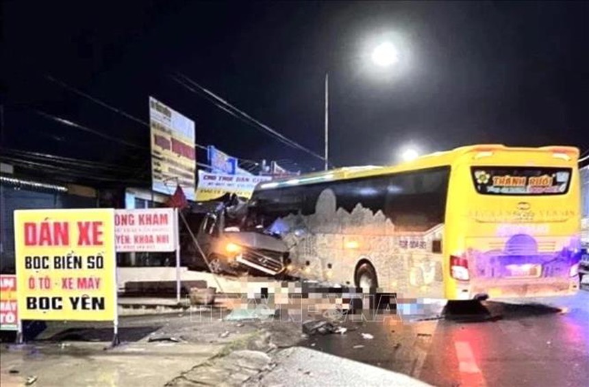 Phạt tù lãnh đạo, lái xe Thành Bưởi liên quan đến vụ tai nạn nghiêm trọng làm 5 người chết - Ảnh 1. Phạt tù lãnh đạo, lái xe Thành Bưởi liên quan đến vụ tai nạn nghiêm trọng làm 5 người chết - Ảnh 1.