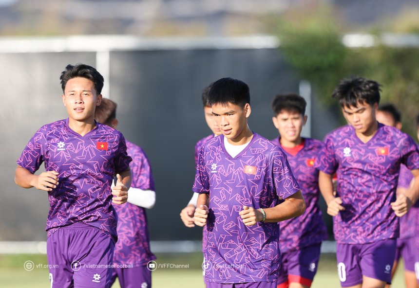 TRỰC TIẾP bóng đá Việt Nam vs Lào (15h00 hôm nay), giải U19 Đông Nam Á 2024 - Ảnh 1. TRỰC TIẾP bóng đá Việt Nam vs Lào (15h00 hôm nay), giải U19 Đông Nam Á 2024 - Ảnh 1.