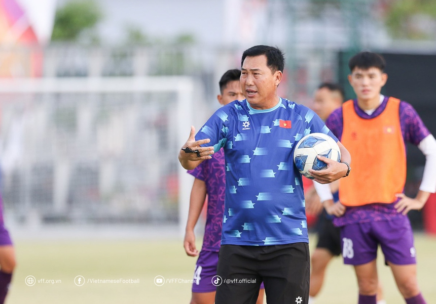 Tin nóng bóng đá Việt 25/7: ĐT Việt Nam ráo riết chuẩn bị cho AFF Cup, ngoại binh SLNA chia sẻ thật về V-League - Ảnh 4. Tin nóng bóng đá Việt 25/7: ĐT Việt Nam ráo riết chuẩn bị cho AFF Cup, ngoại binh SLNA chia sẻ thật về V-League - Ảnh 4.