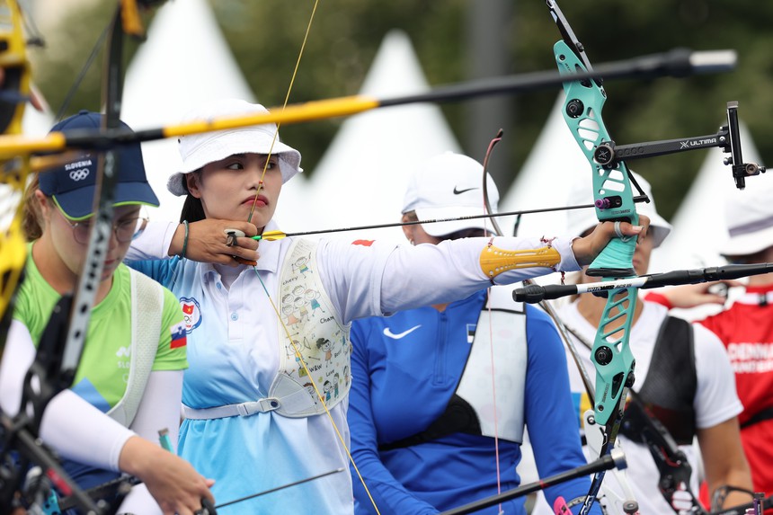 2 cung thủ Việt Nam ra quân tại Olympic 2024: Ánh Nguyệt khởi đầu suôn sẻ - Ảnh 1. 2 cung thủ Việt Nam ra quân tại Olympic 2024: Ánh Nguyệt khởi đầu suôn sẻ - Ảnh 1.