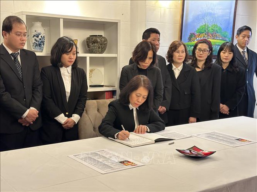 Lễ viếng và mở sổ tang Tổng Bí thư Nguyễn Phú Trọng tại Argentina - Ảnh 2.