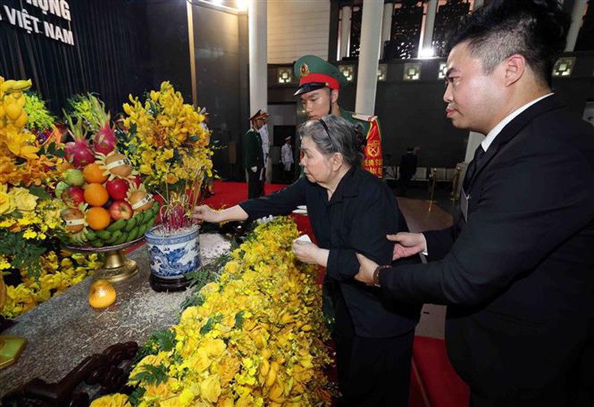 Xúc động những dòng ghi sổ tang của cô giáo Tổng Bí thư Nguyễn Phú Trọng - Ảnh 3.