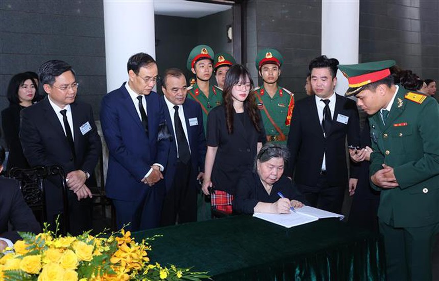 Xúc động những dòng ghi sổ tang của cô giáo Tổng Bí thư Nguyễn Phú Trọng - Ảnh 6.