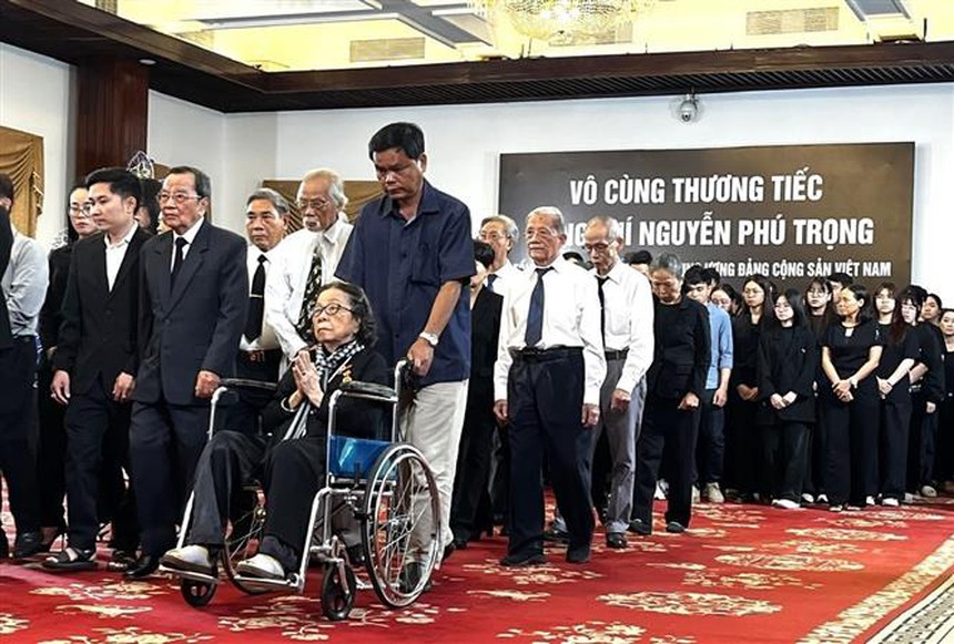 Lễ Quốc tang Tổng Bí thư Nguyễn Phú Trọng: "Biển người" tiếc thương vô hạn Nhà lãnh đạo đặc biệt xuất sắc của đất nước - Ảnh 6.