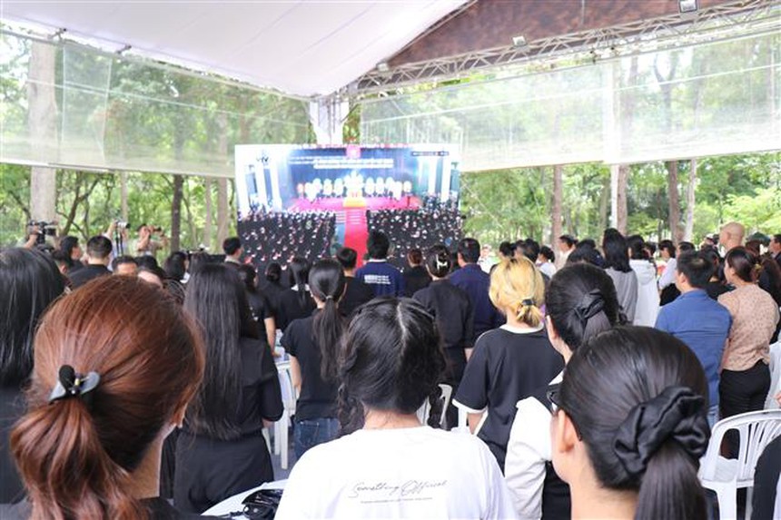 Lễ Quốc tang Tổng Bí thư Nguyễn Phú Trọng: "Biển người" tiếc thương vô hạn Nhà lãnh đạo đặc biệt xuất sắc của đất nước - Ảnh 4.