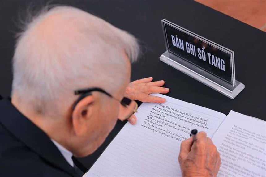 Nỗi buồn thương tiếc Tổng Bí thư bao trùm thôn Lại Đà - Ảnh 3. Nỗi buồn thương tiếc Tổng Bí thư bao trùm thôn Lại Đà - Ảnh 3.