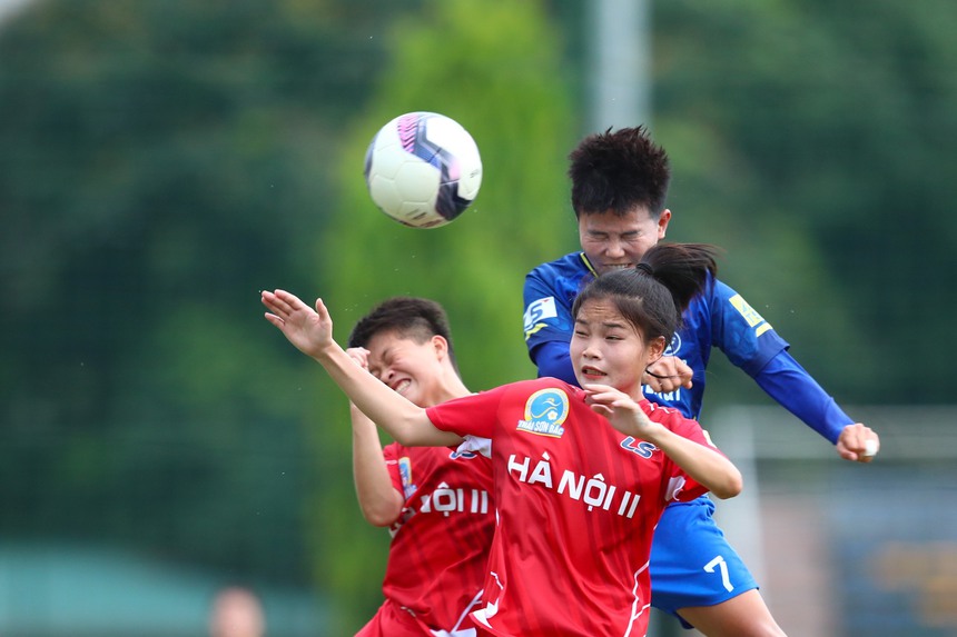 Tuyết Dung toả sáng cứu đội nhà thoát hiểm - Ảnh 2.