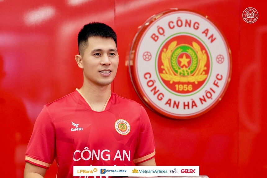 Đình Trọng chính thức gia nhập CLB CAHN, triệu fan chờ màn hồi sinh của 'chuyên gia săn Tây' - Ảnh 2. Đình Trọng chính thức gia nhập CLB CAHN, triệu fan chờ màn hồi sinh của 'chuyên gia săn Tây' - Ảnh 2.