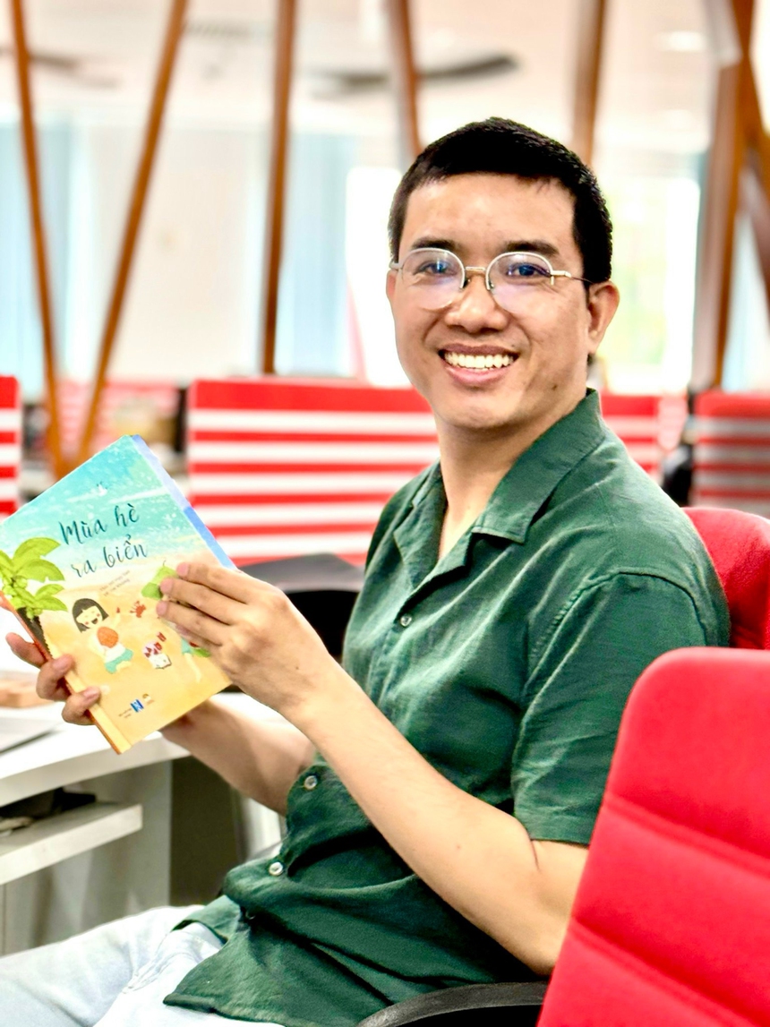 Nhà thơ Hồ Huy Sơn: "Nếu viết được gì thì cần viết ngay" - Ảnh 1.